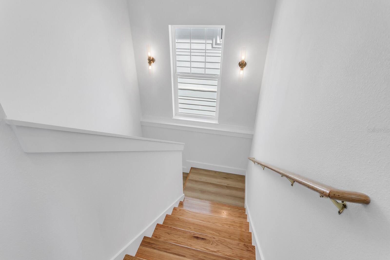 2138 W CHESTNUT ST — photo 23