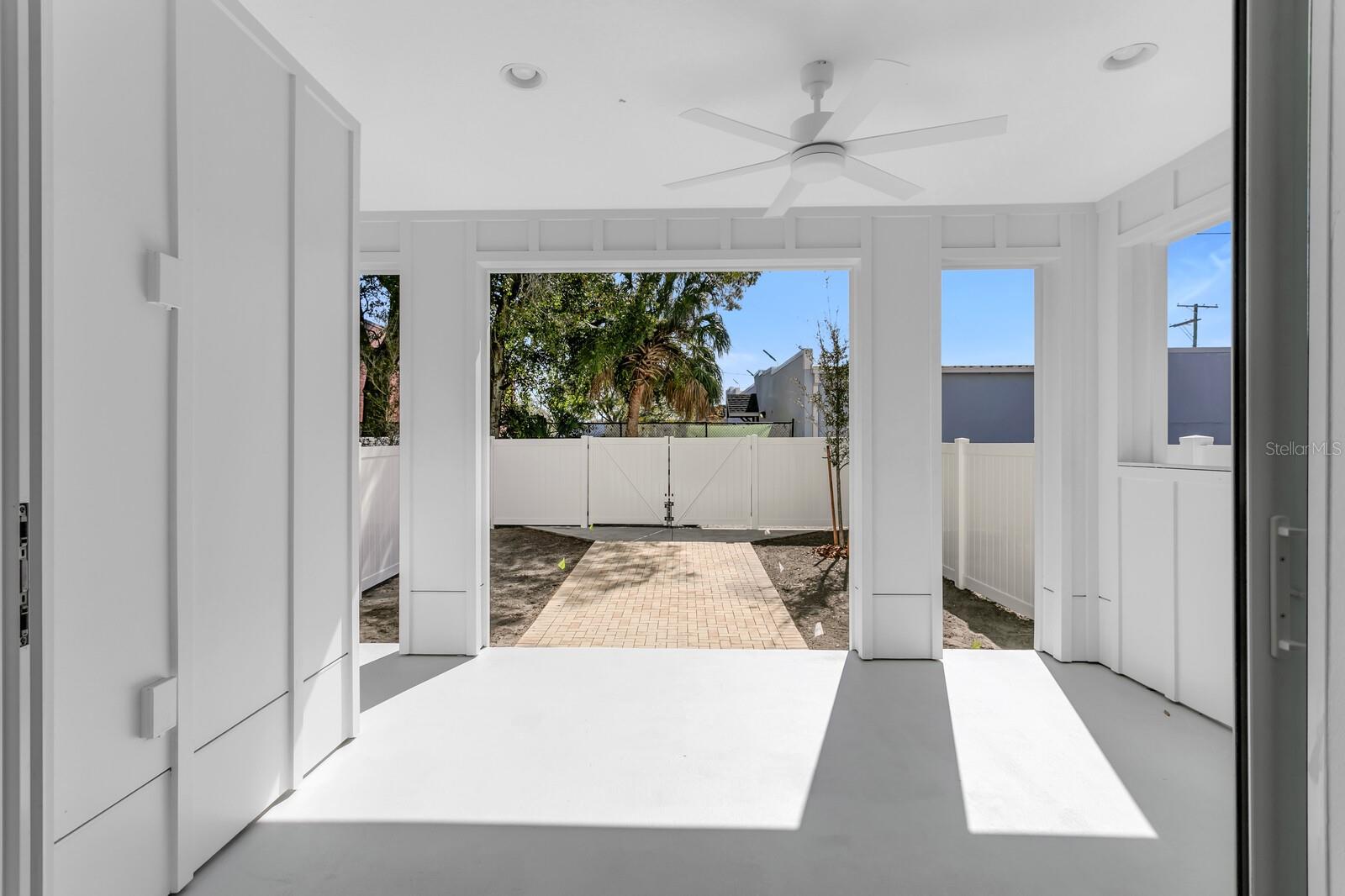 2138 W CHESTNUT ST — photo 41