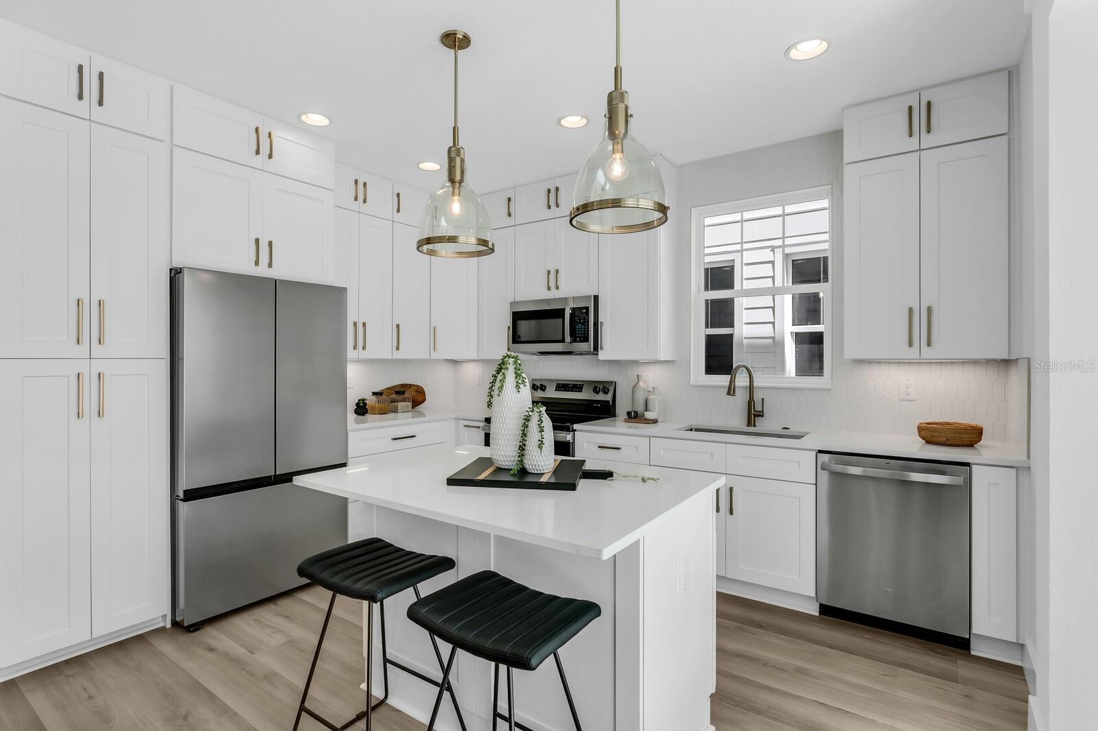 2138 W CHESTNUT ST — photo 5