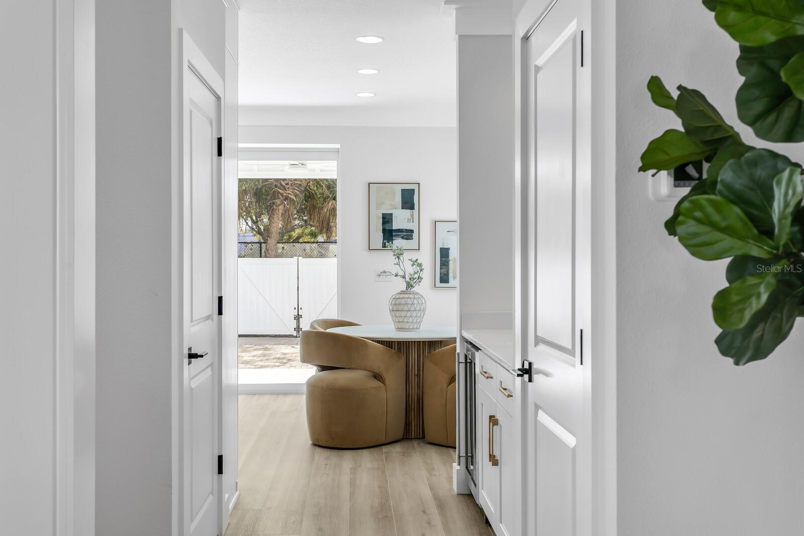 2138 W CHESTNUT ST — photo 16