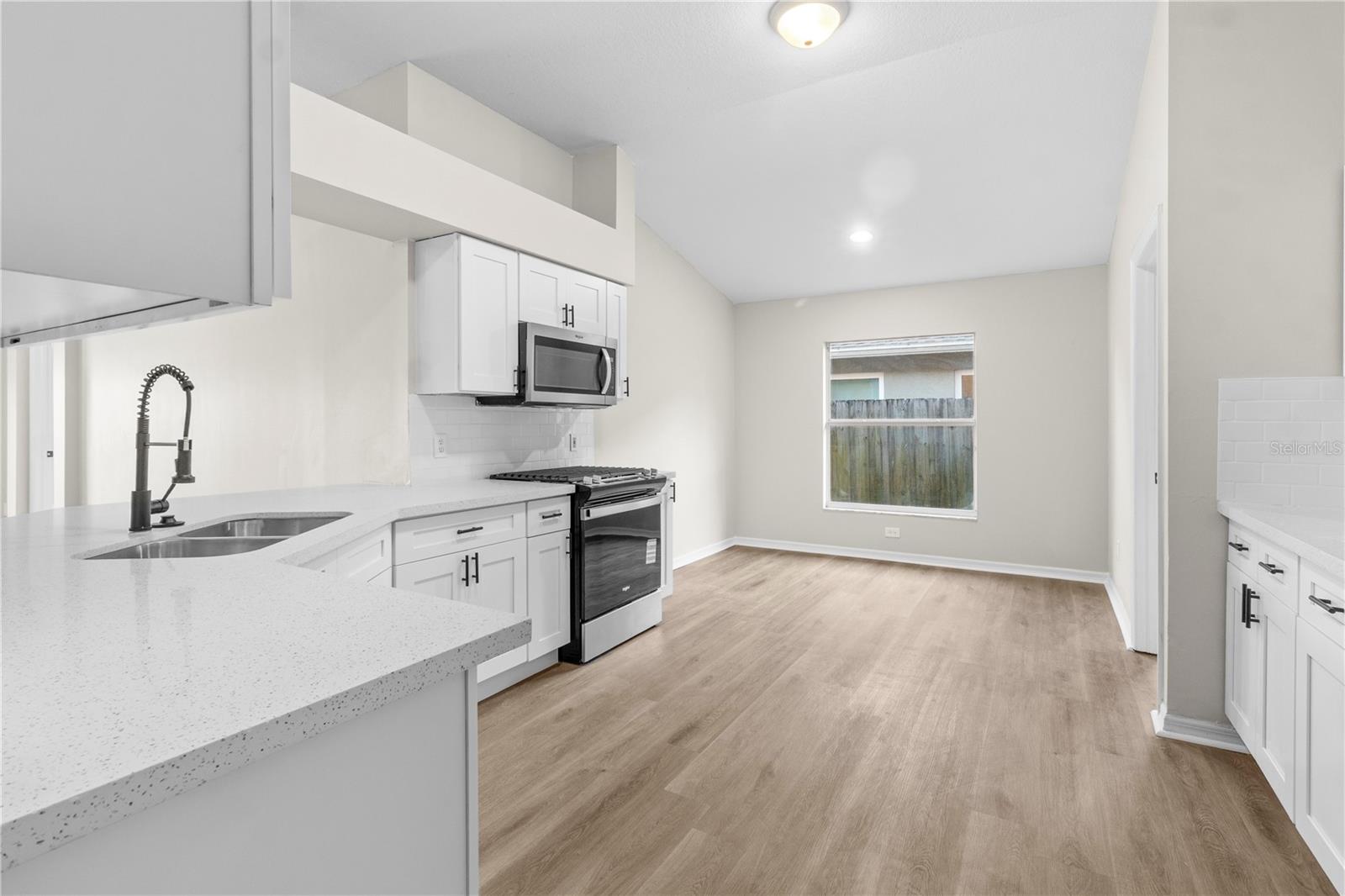 723 ERIK LAKE RD — photo 30