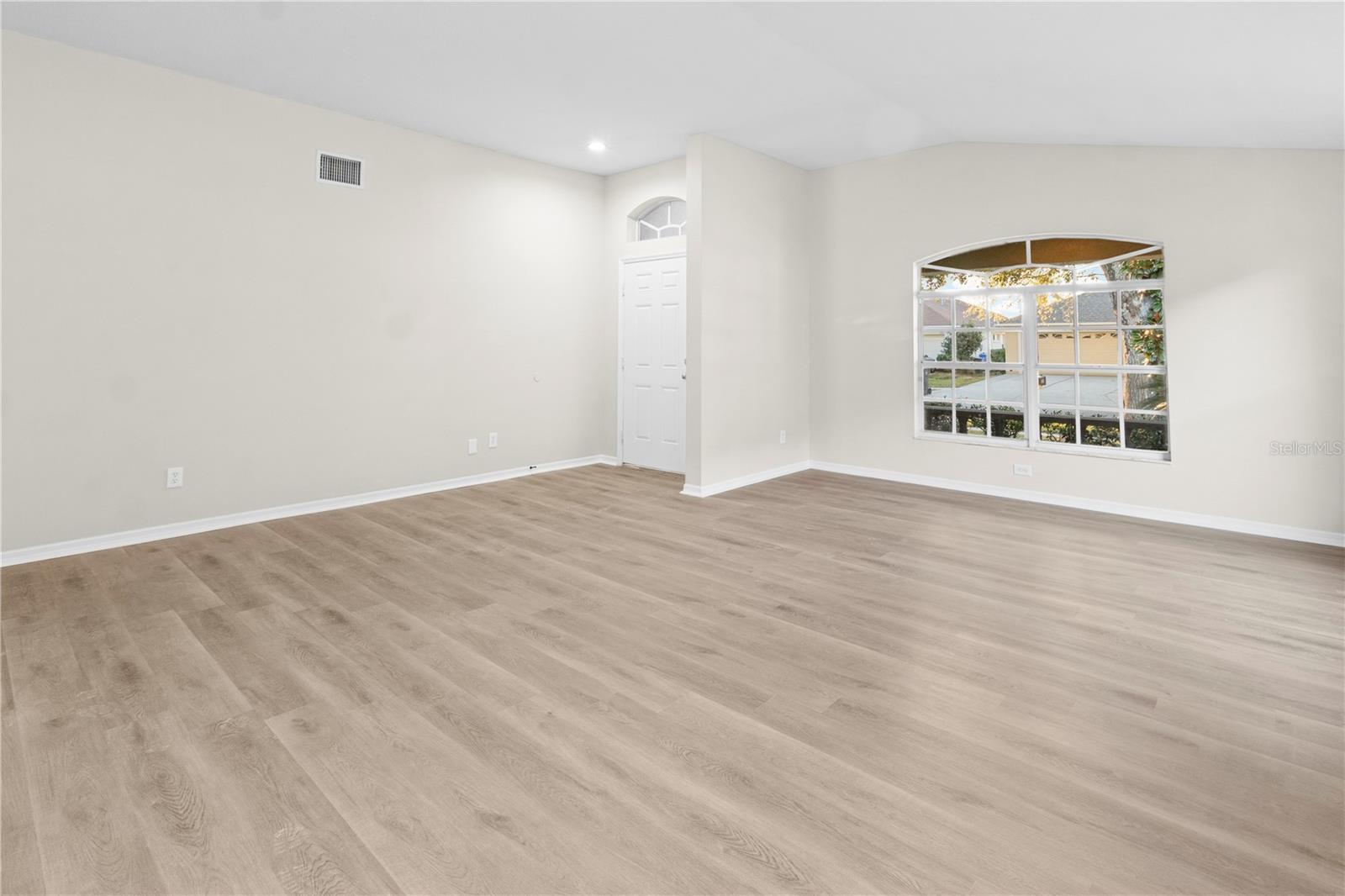723 ERIK LAKE RD — photo 33
