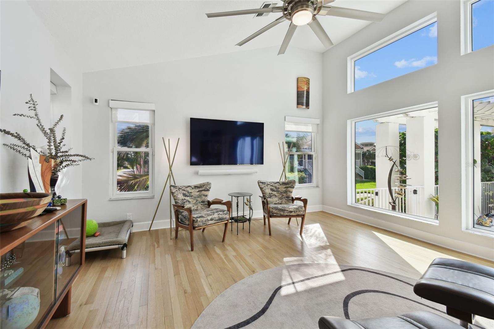 21 CRESCENT PL S — photo 17