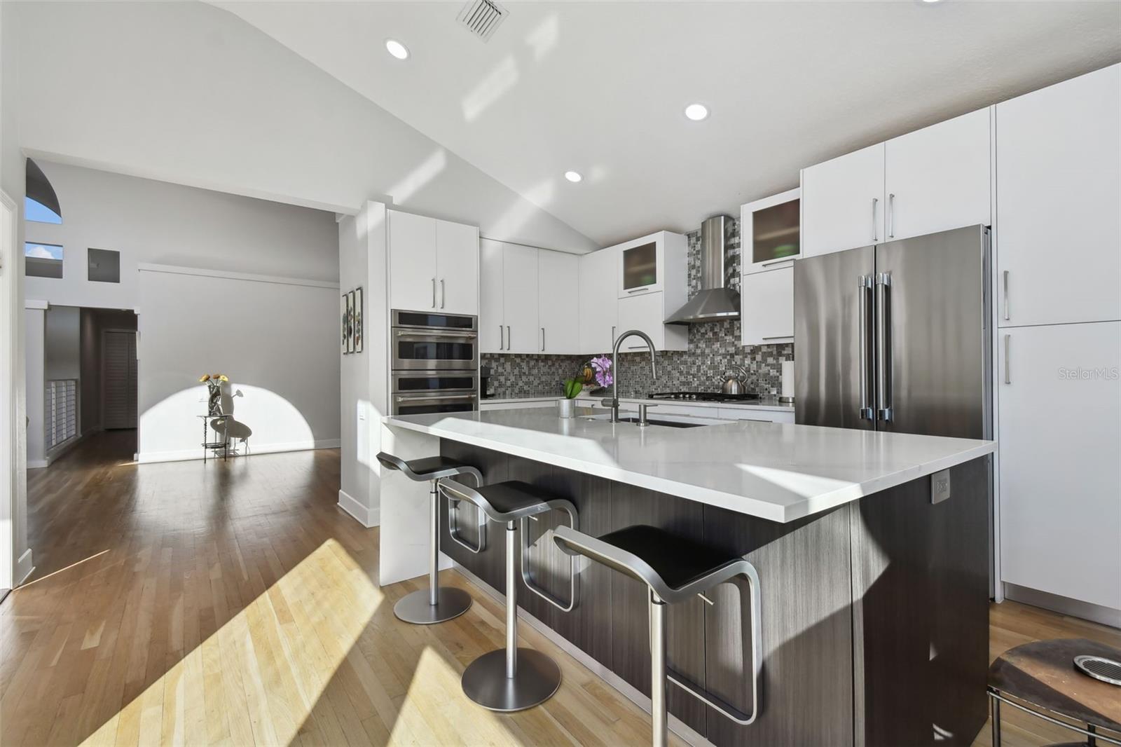 21 CRESCENT PL S — photo 13