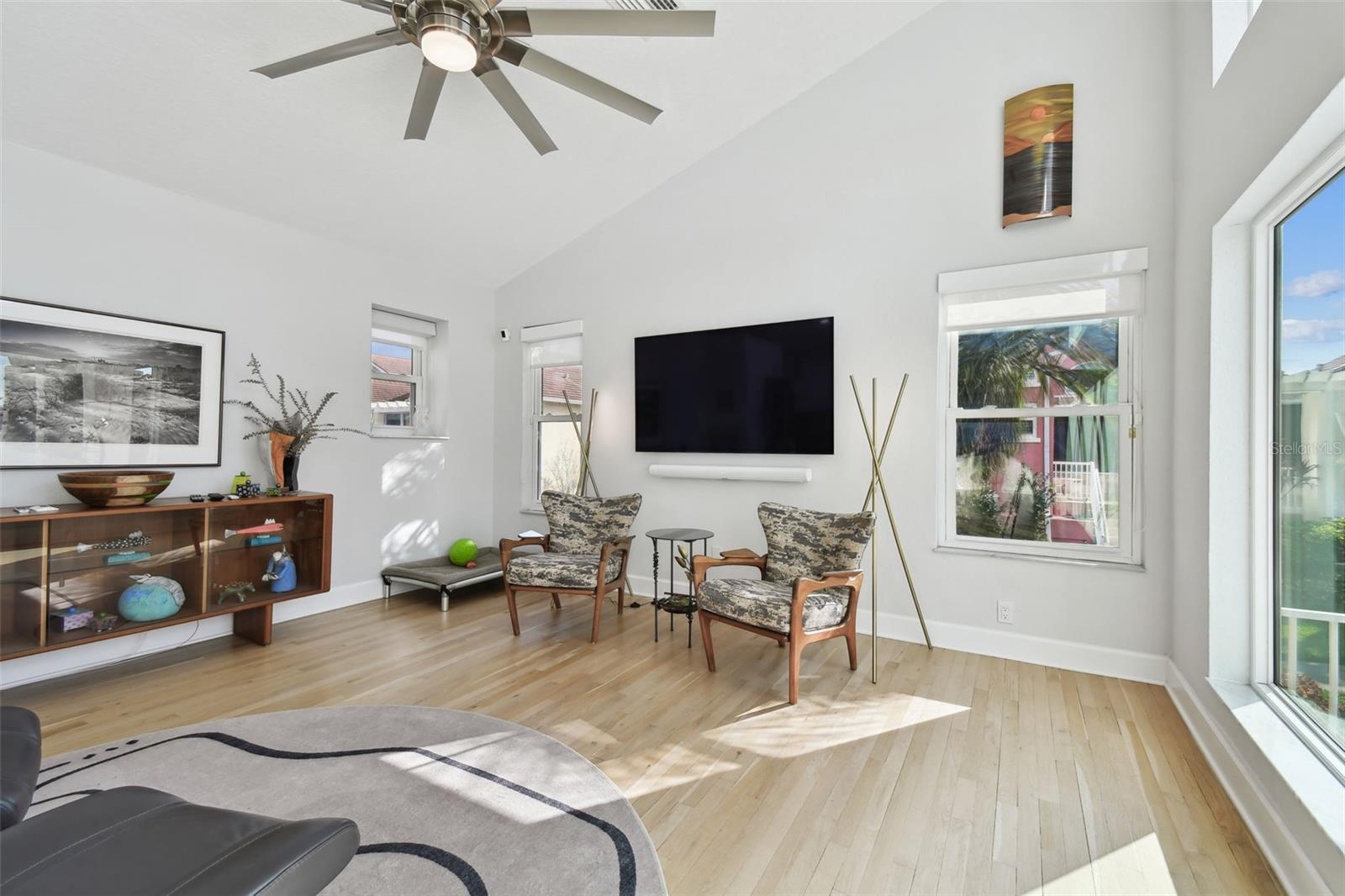21 CRESCENT PL S — photo 19