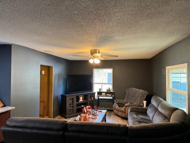 4755 20TH ST — photo 2