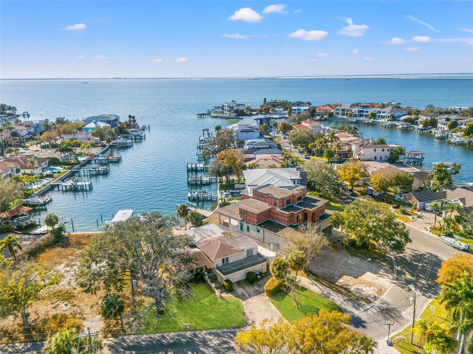 2605 S BEACH DR — photo 2
