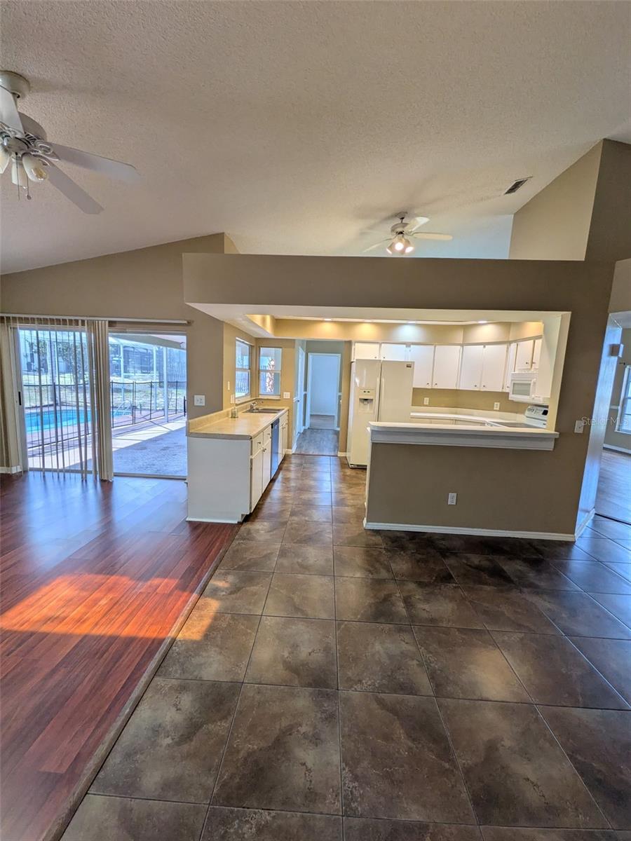 8316 SUMMERSIDE LN — photo 10