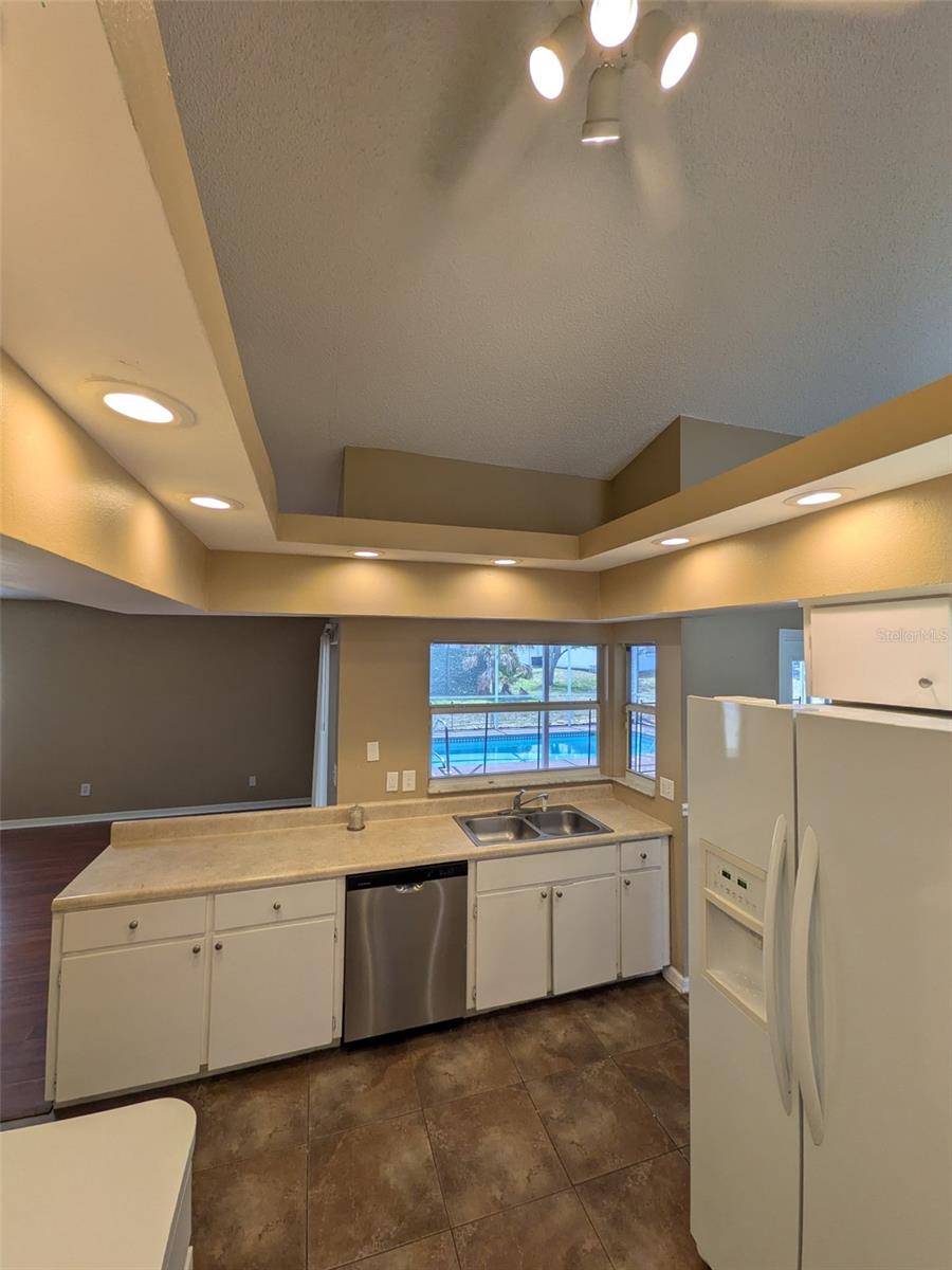 8316 SUMMERSIDE LN — photo 2