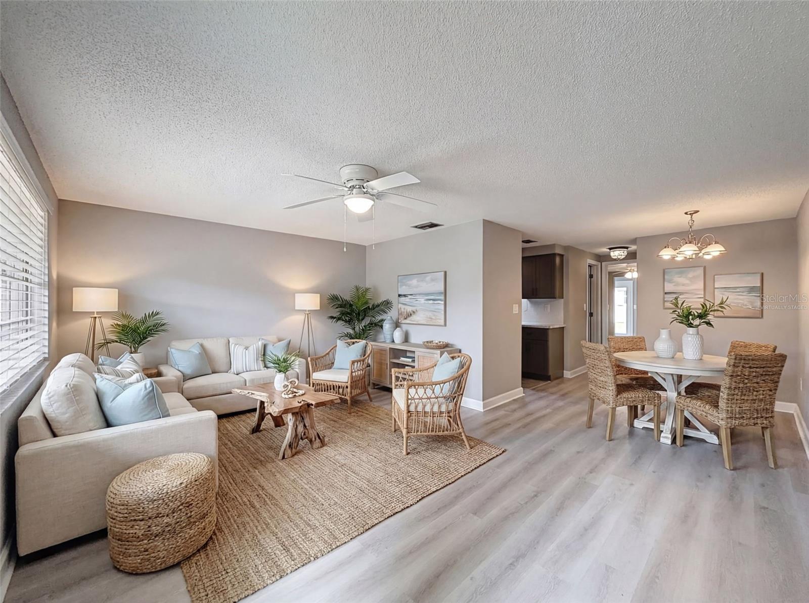 4233 STRATFORD DR #D — photo 8