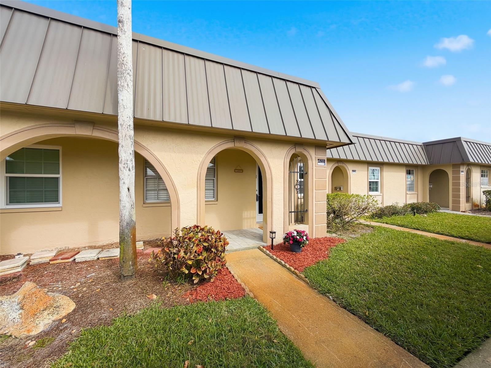 4233 STRATFORD DR #D — photo 4