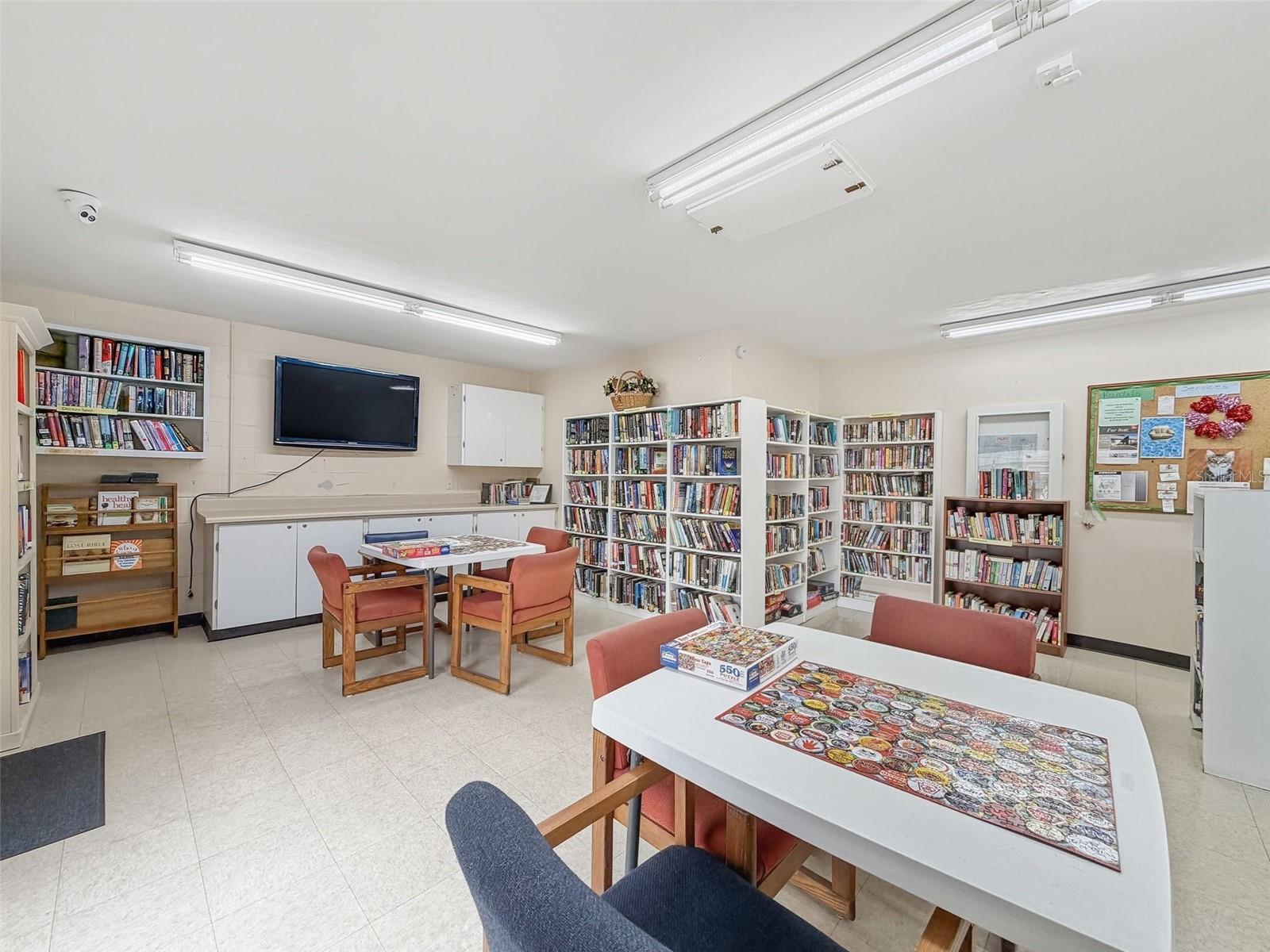 4233 STRATFORD DR #D — photo 56