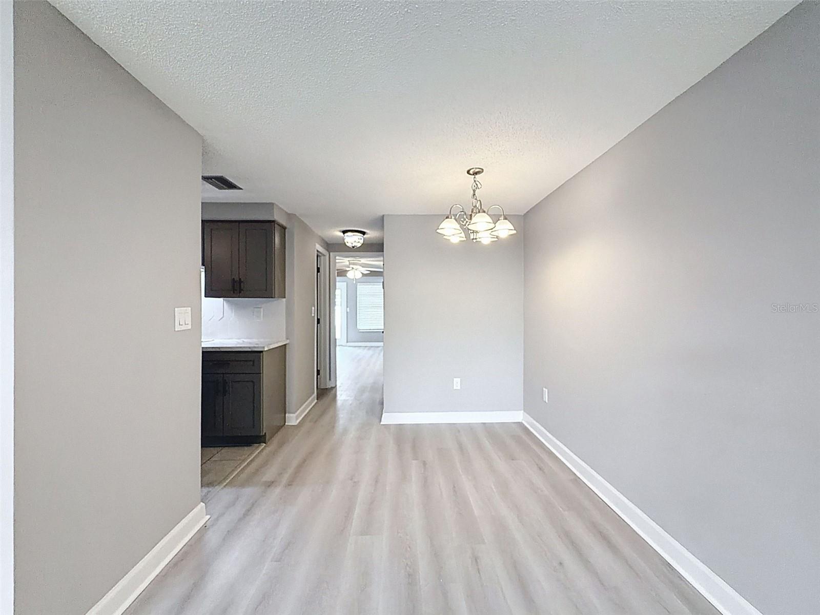 4233 STRATFORD DR #D — photo 14