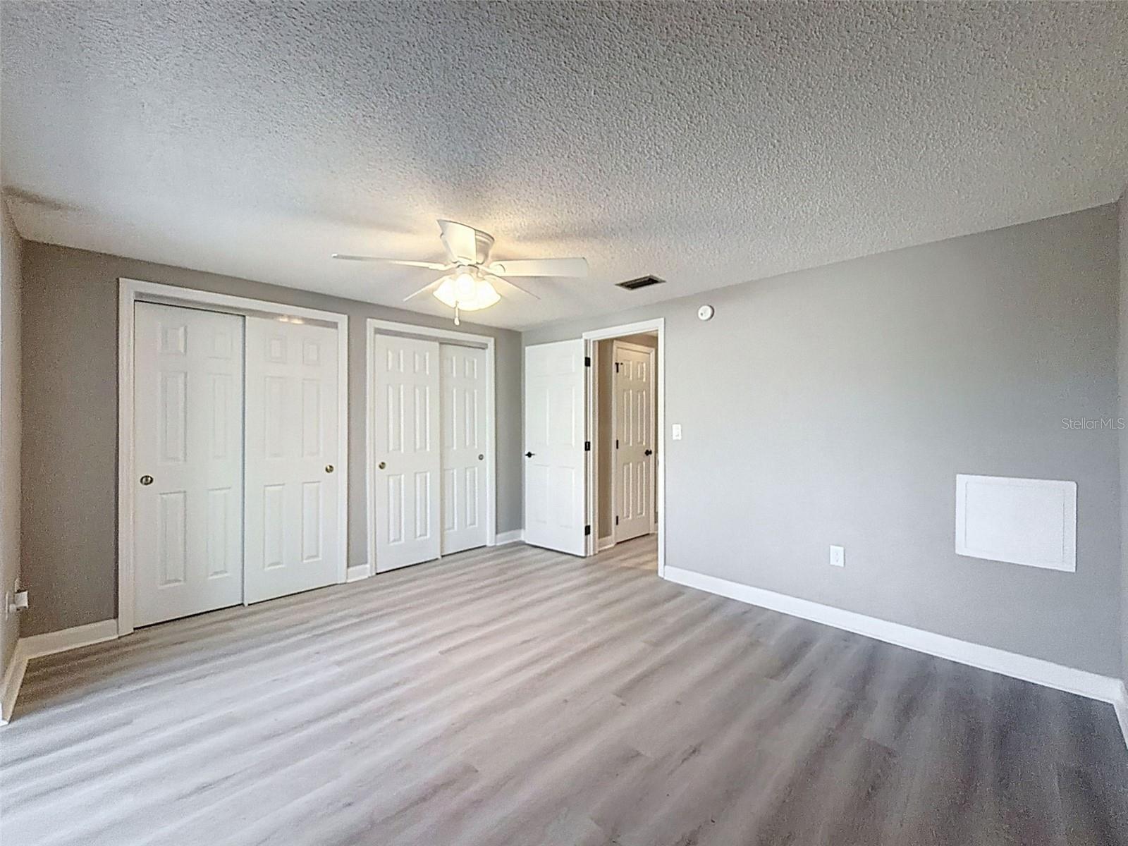 4233 STRATFORD DR #D — photo 23
