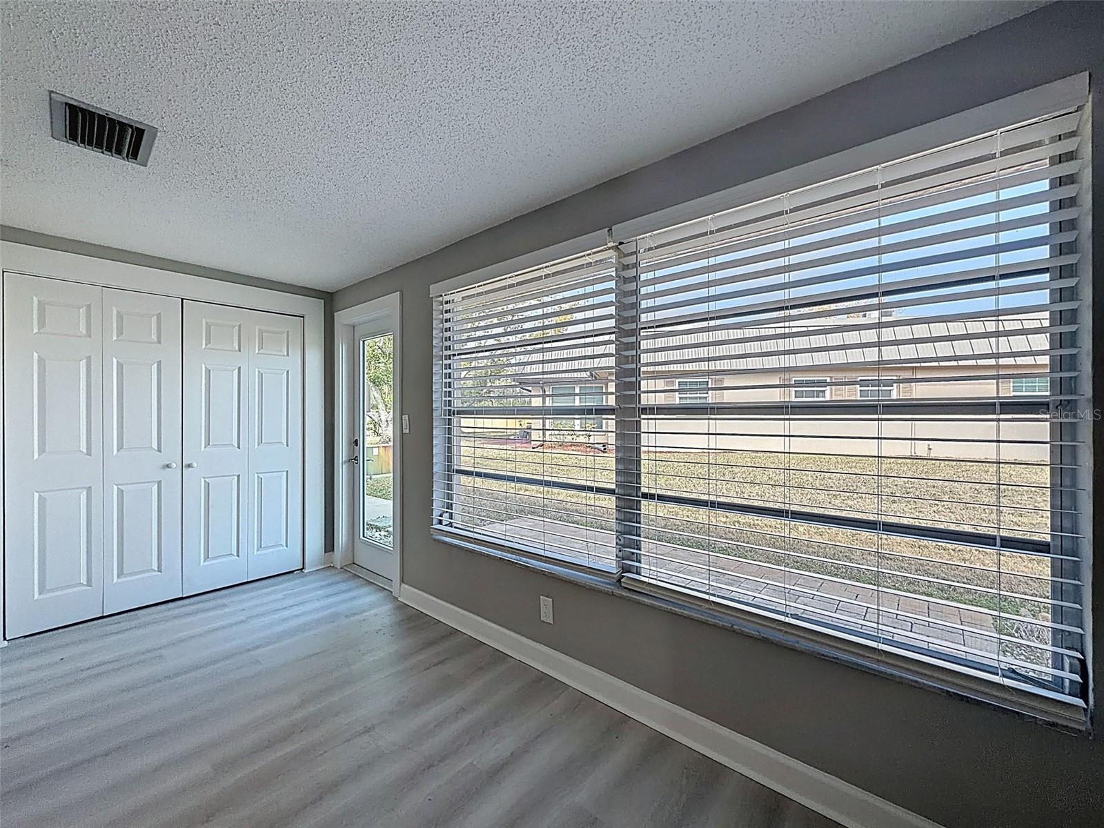 4233 STRATFORD DR #D — photo 26