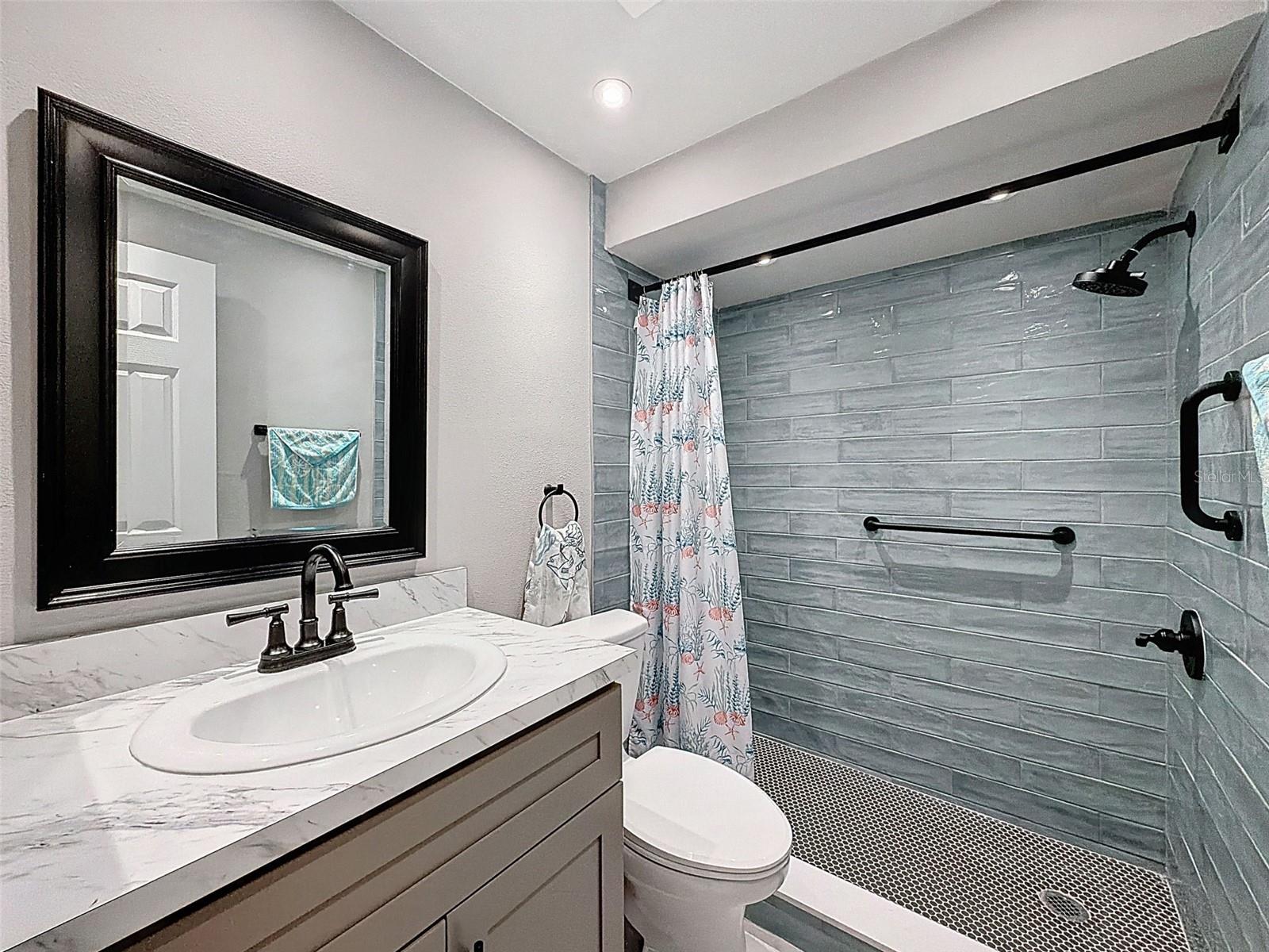 4233 STRATFORD DR #D — photo 20