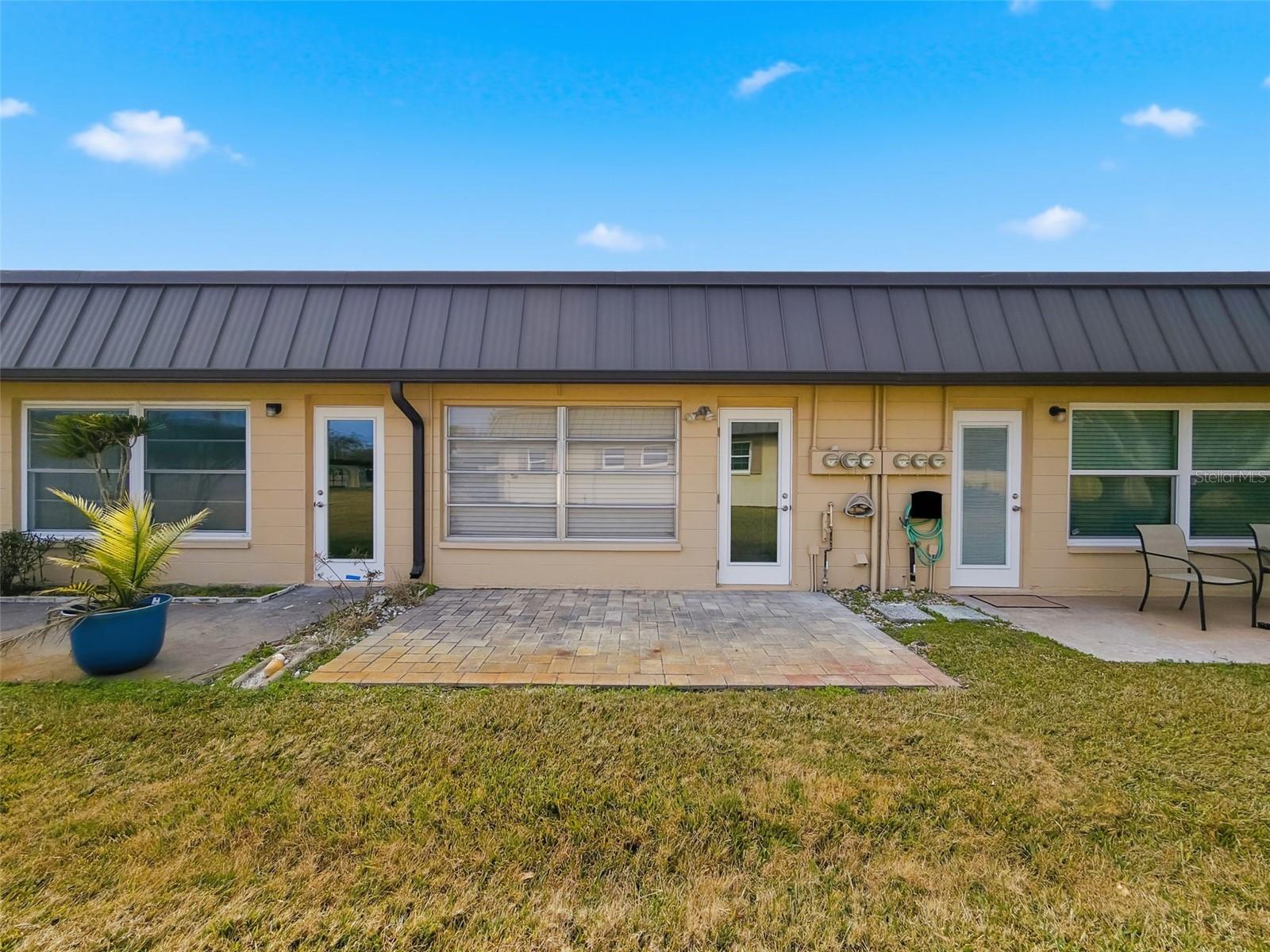 4233 STRATFORD DR #D — photo 29