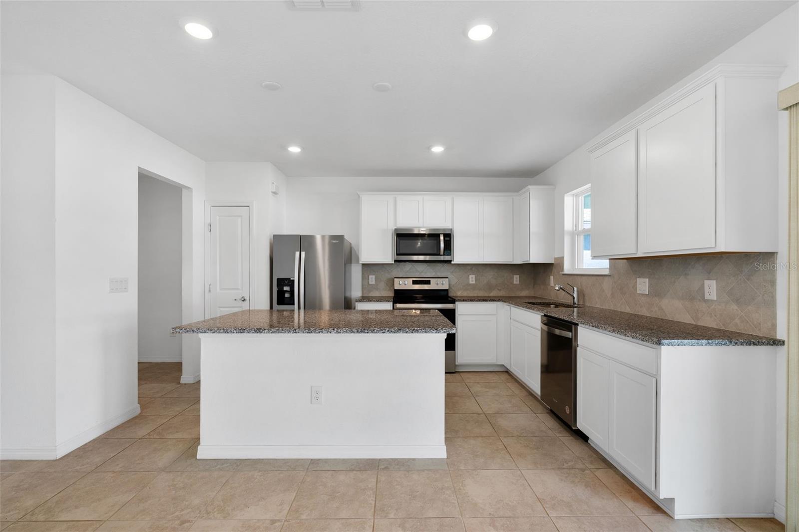 9644 SUMMERS CAY CIR — photo 18