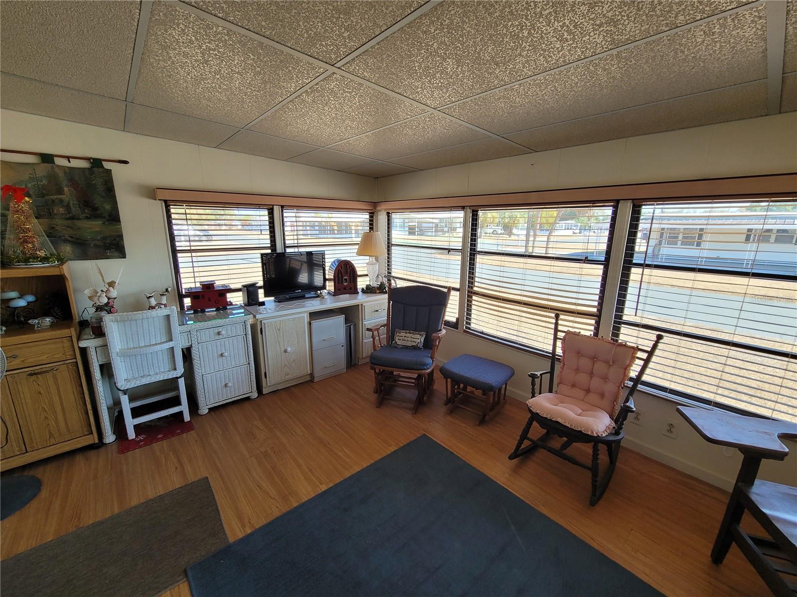 39438 ROCKFORD AVE — photo 7