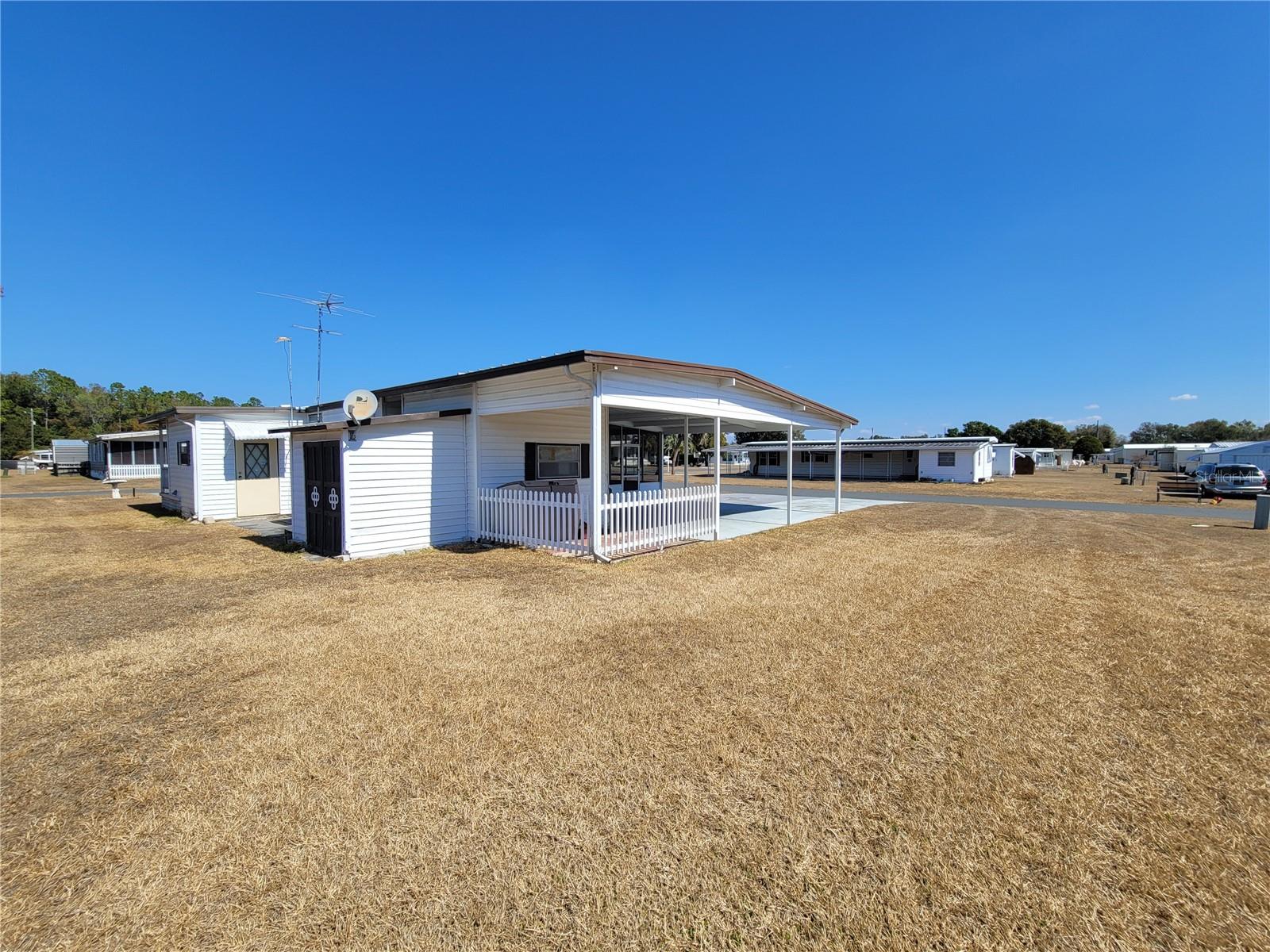 39438 ROCKFORD AVE — photo 41