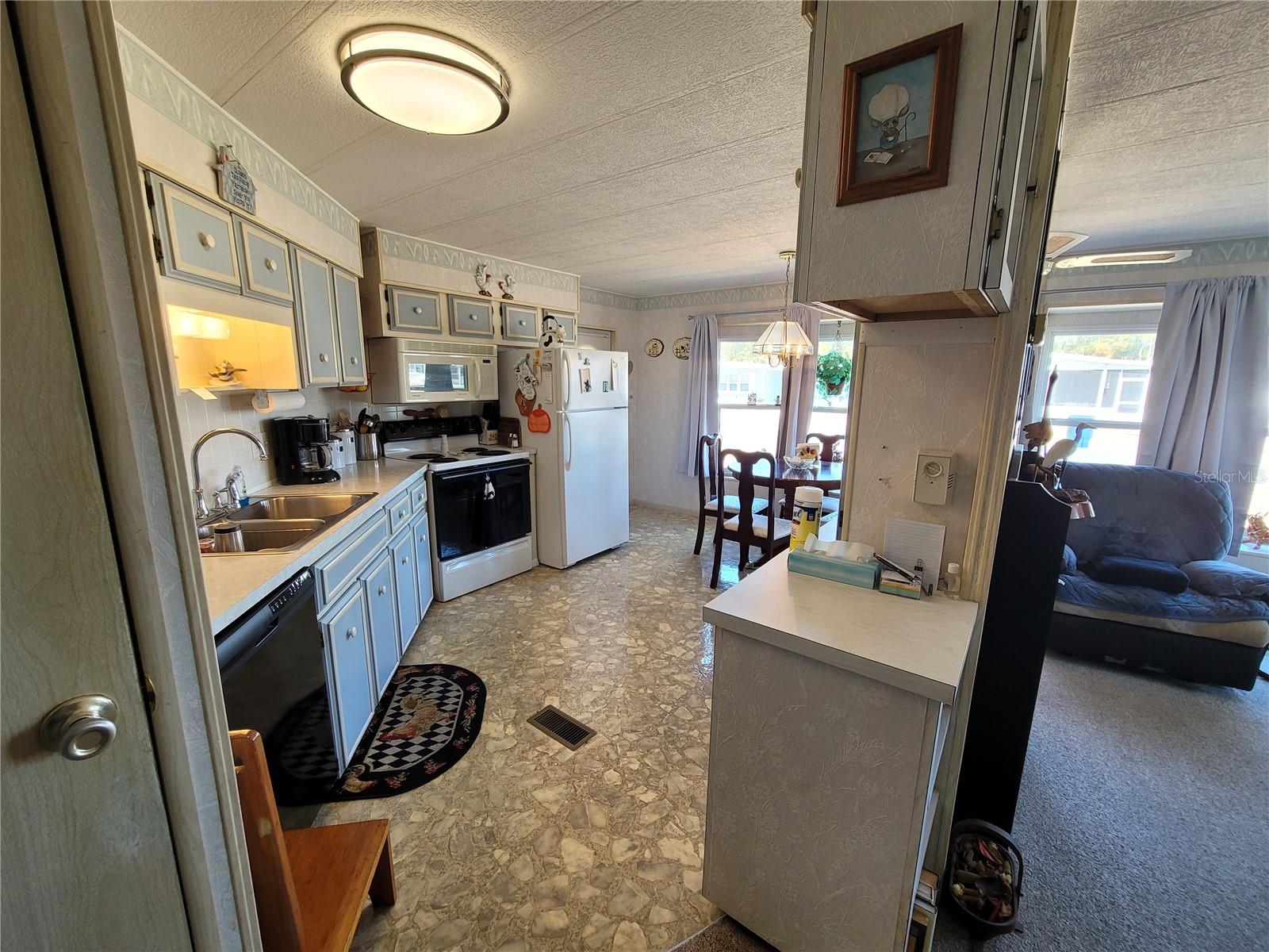 39438 ROCKFORD AVE — photo 23