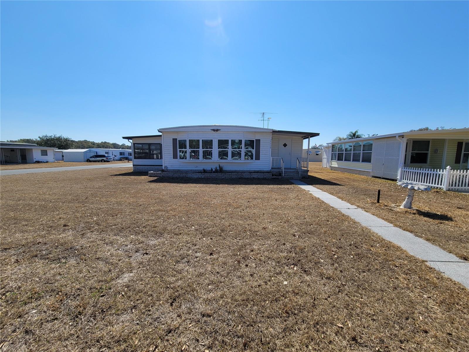 39438 ROCKFORD AVE — photo 43