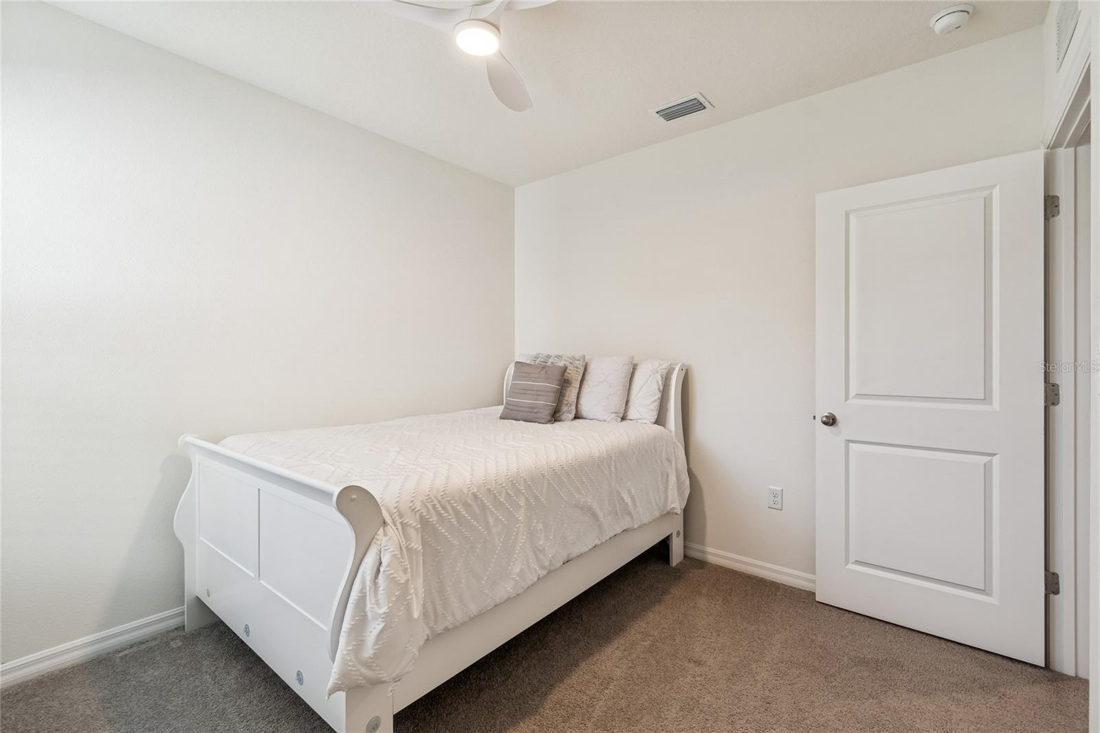 5221 HILLSIDE MEADOW PL — photo 18