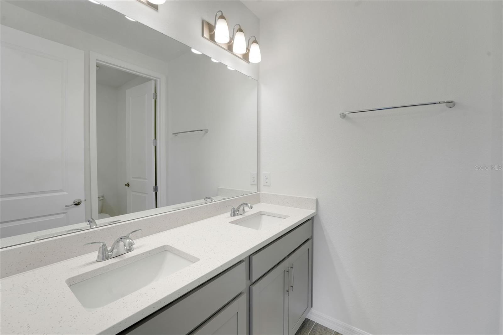 17453 VALLEYWOOD PKWY — photo 44