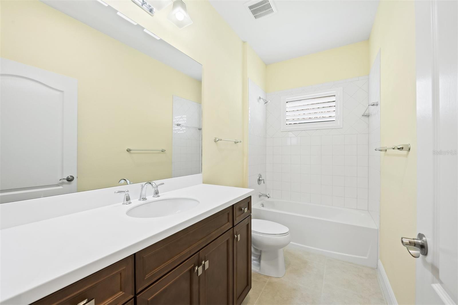 243 CASSANO DR — photo 28