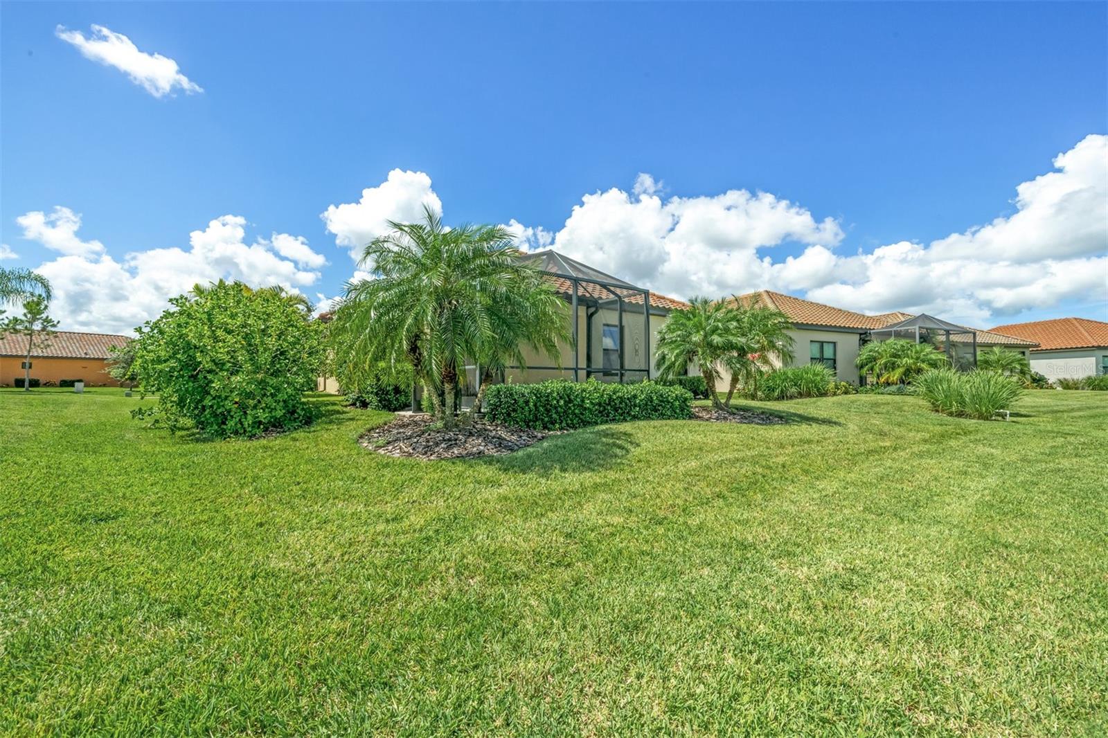 243 CASSANO DR — photo 35