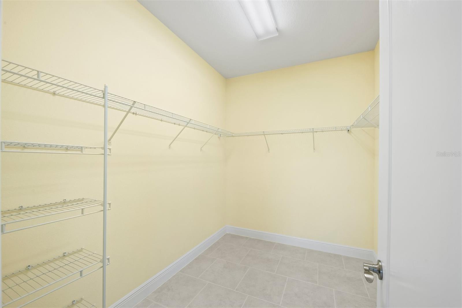 243 CASSANO DR — photo 21