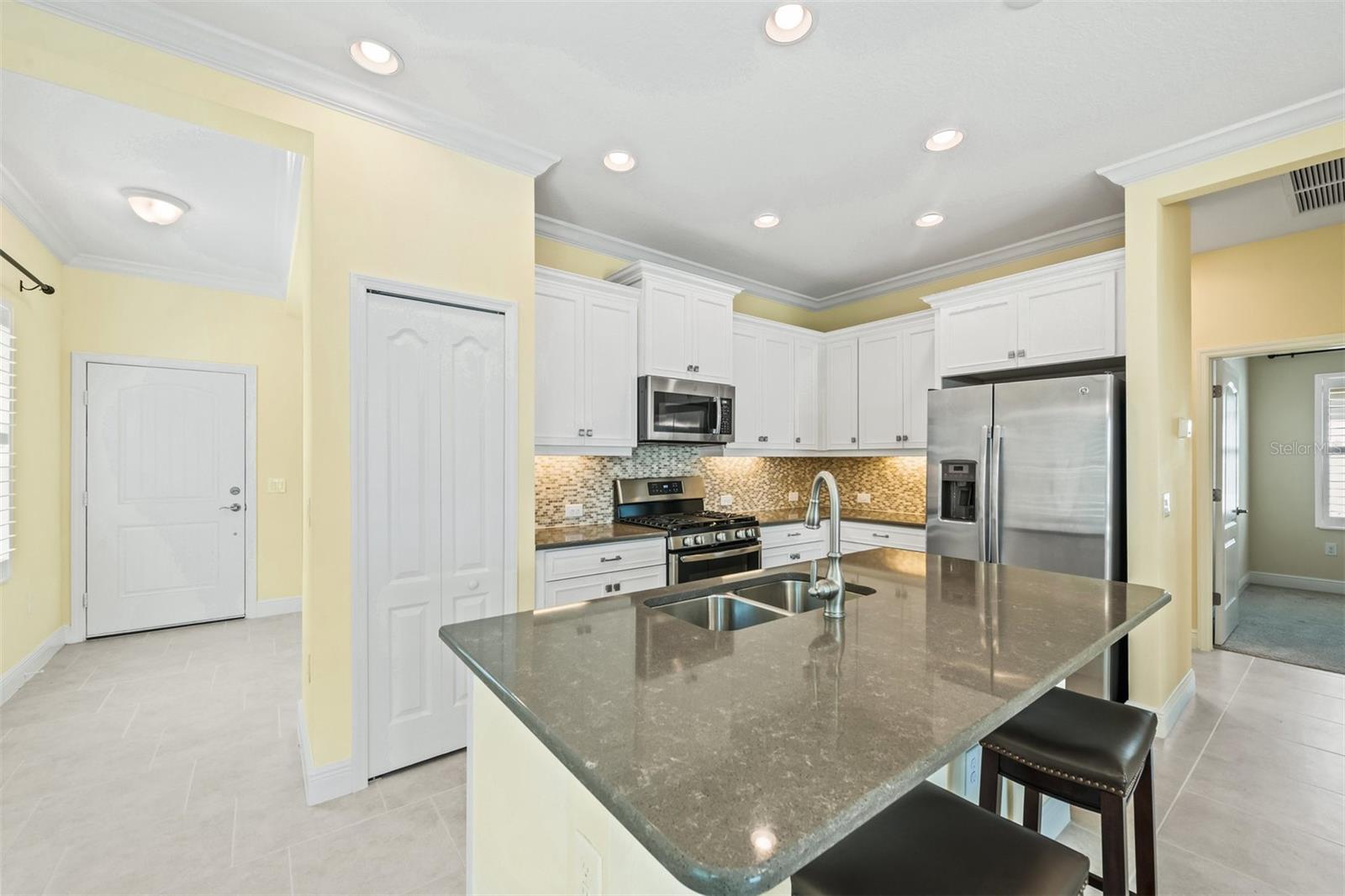 243 CASSANO DR — photo 14