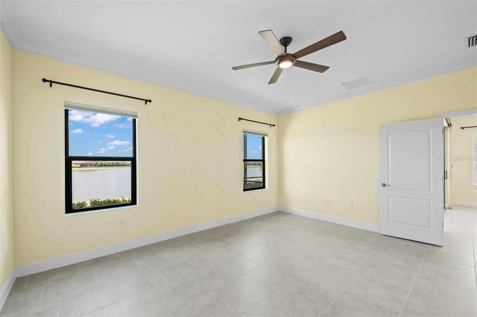 243 CASSANO DR — photo 19