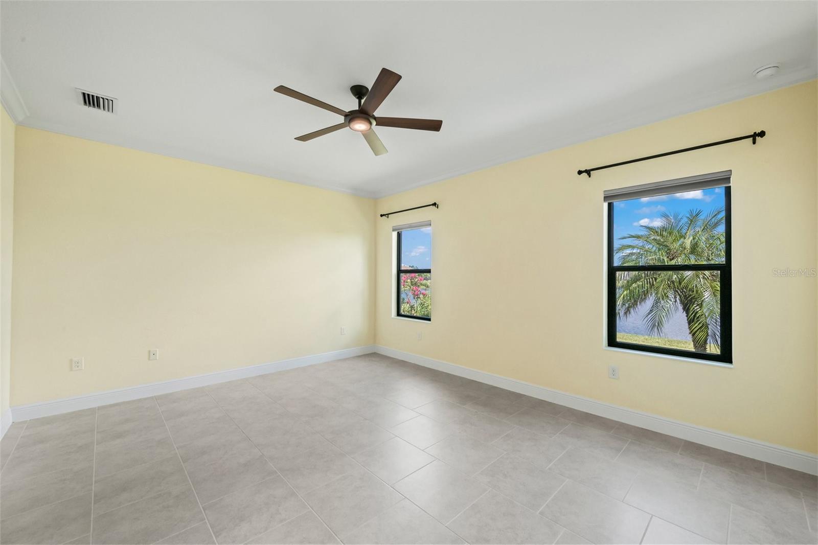 243 CASSANO DR — photo 20