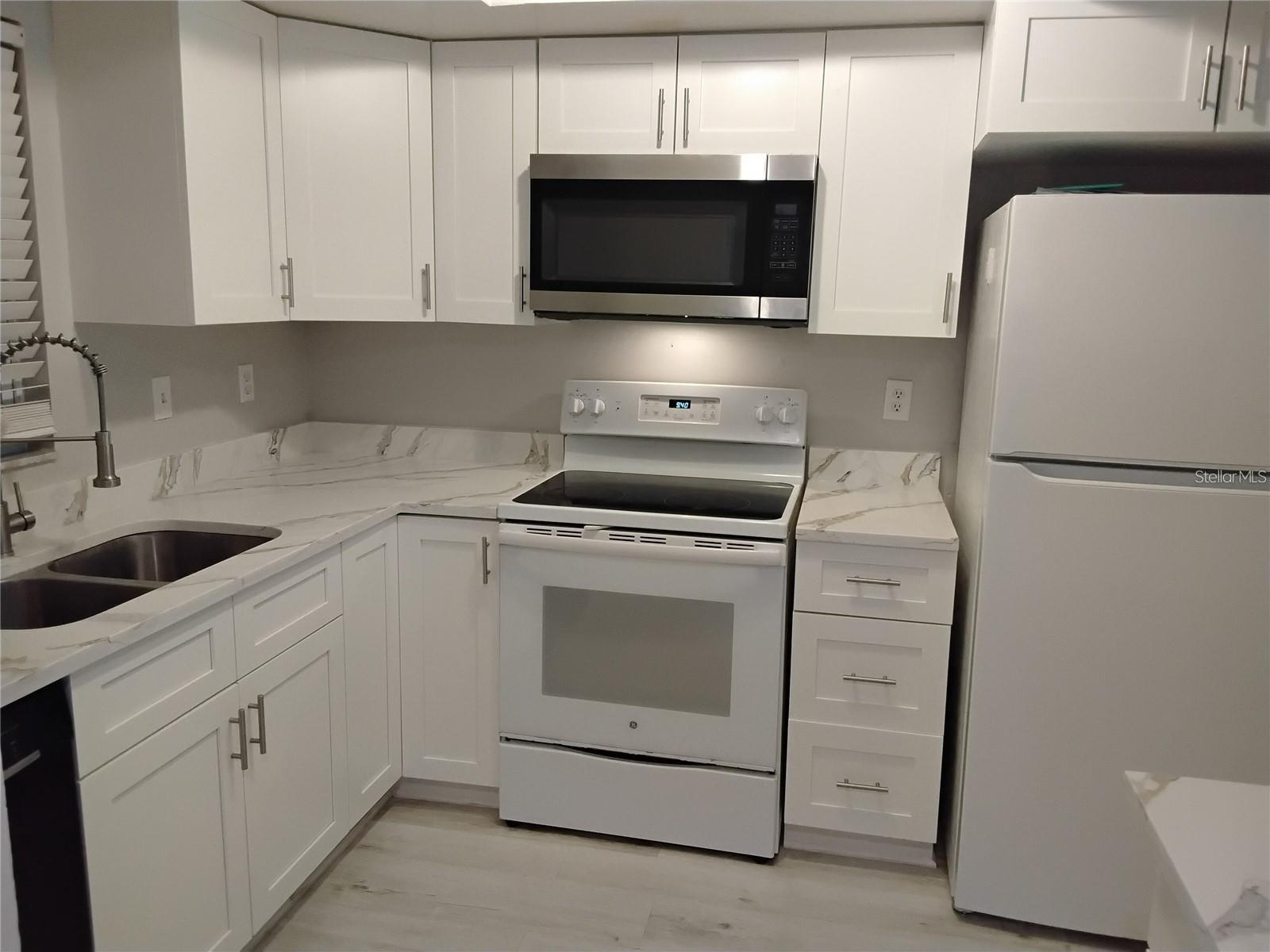 1100 E BAY DR #82 — photo 3