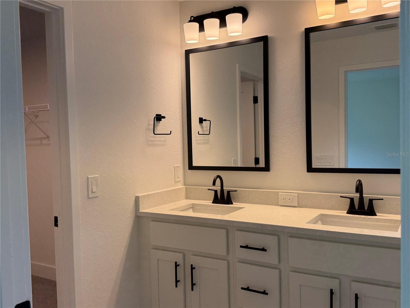 5600 CASANOVA AVE — photo 4