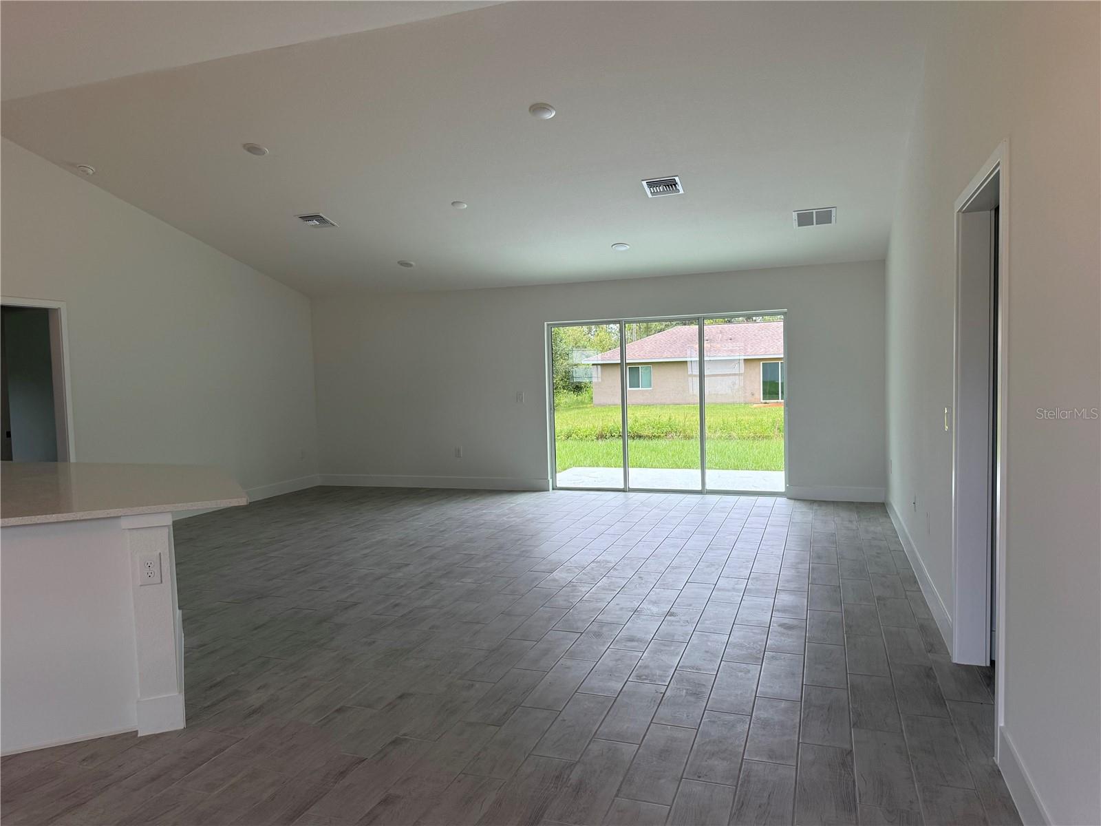 5600 CASANOVA AVE — photo 2