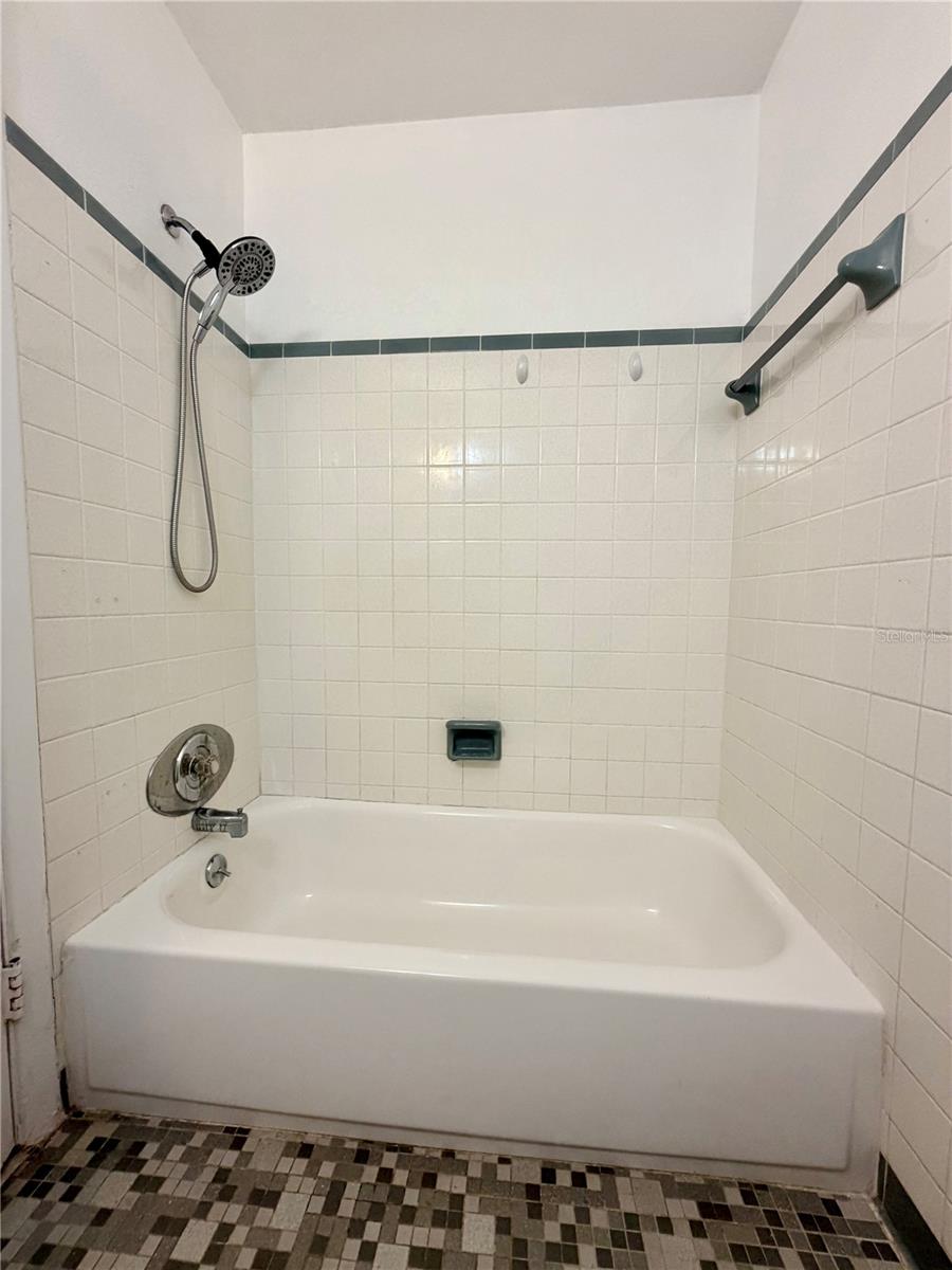 110 S CORONA AVE — photo 17