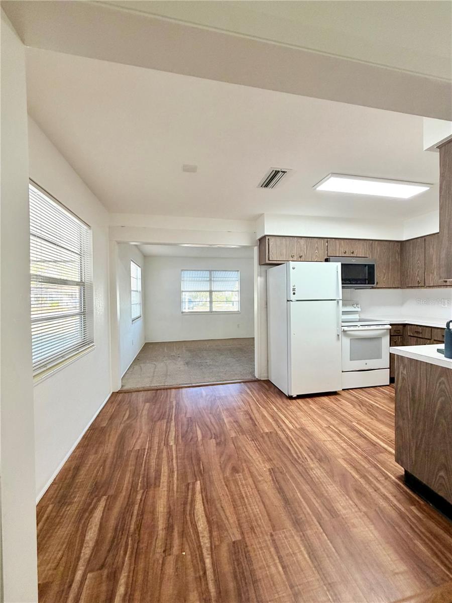 110 S CORONA AVE — photo 8