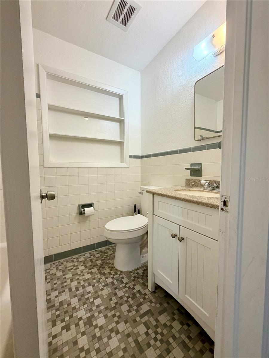 110 S CORONA AVE — photo 16