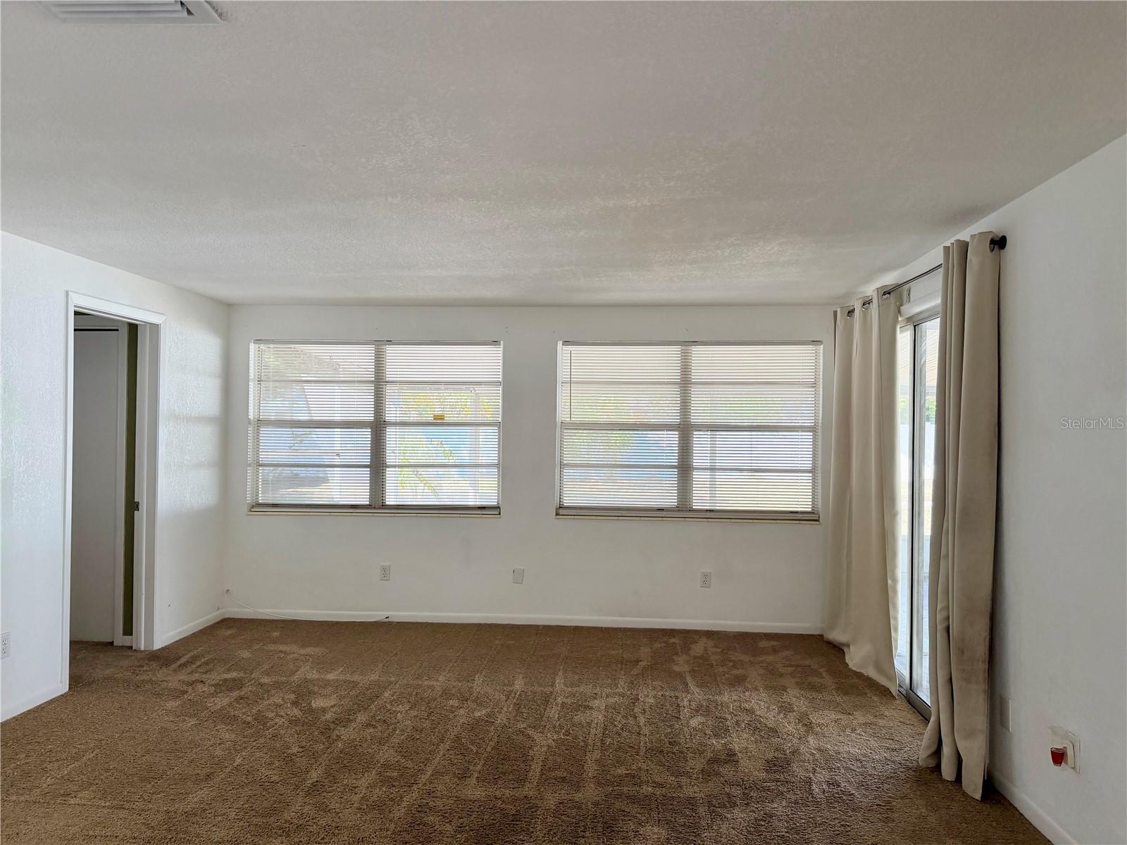 110 S CORONA AVE — photo 4
