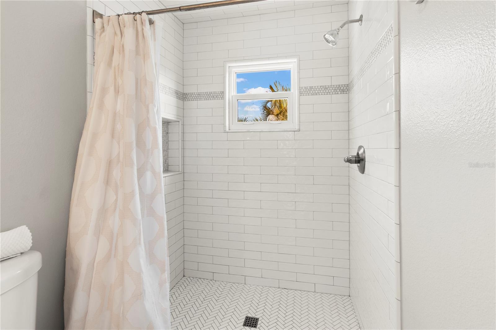 403 N BAY BLVD — photo 36