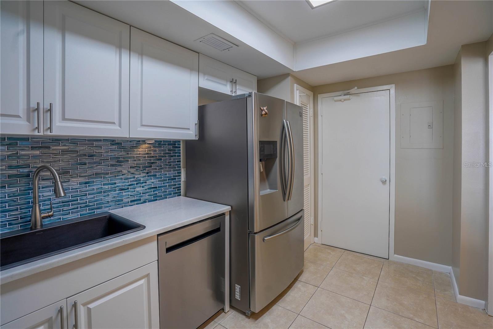 7100 SUNSHINE SKYWAY LN S #201 — photo 29