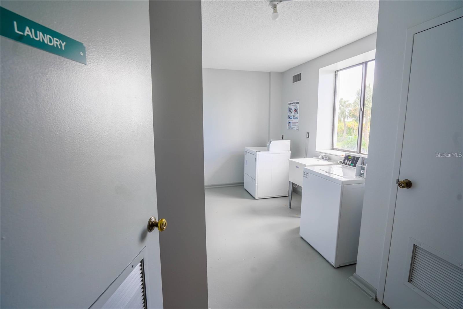 7100 SUNSHINE SKYWAY LN S #201 — photo 43