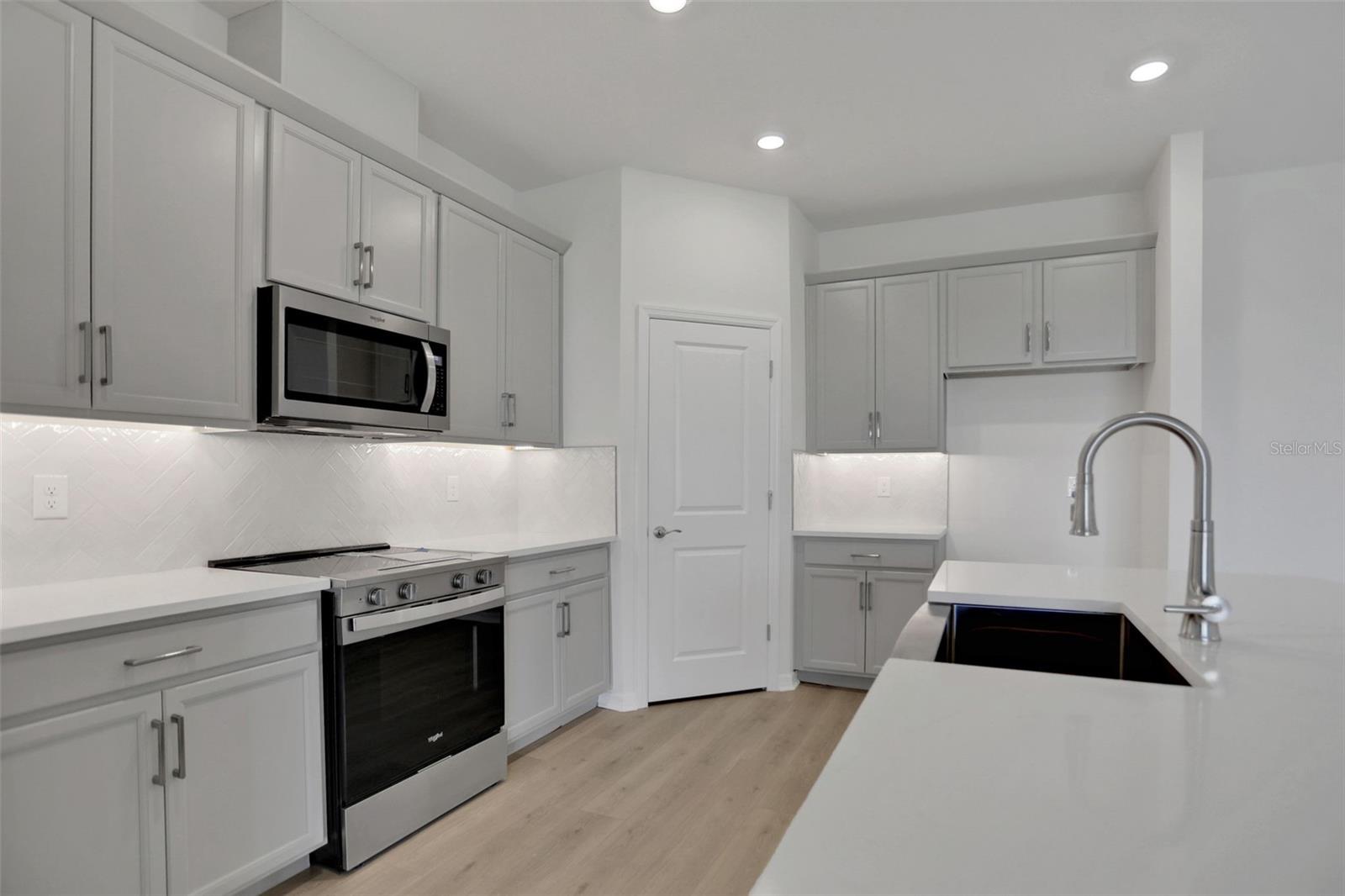 7570 SEA OAK CT — photo 13