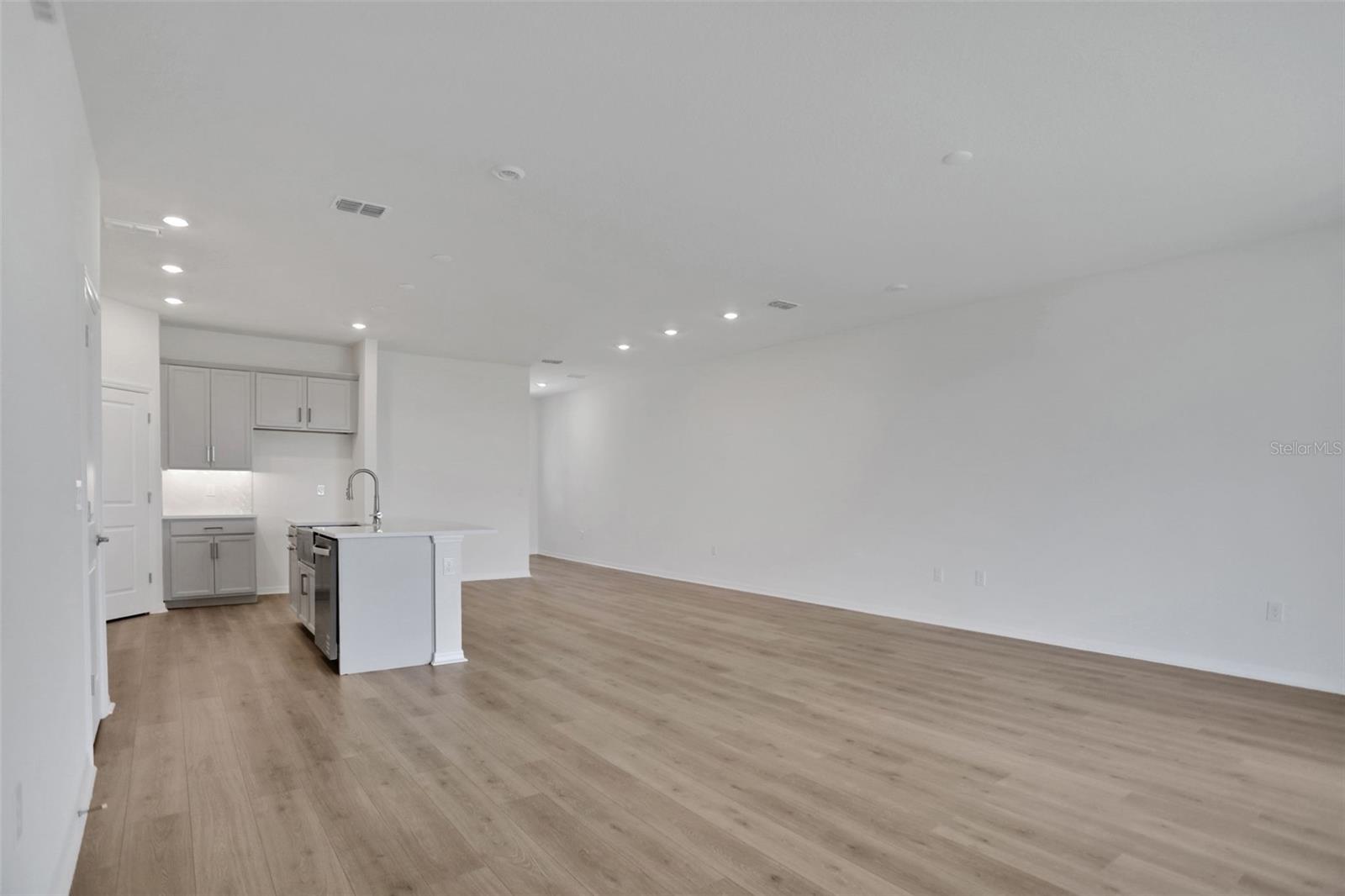 7570 SEA OAK CT — photo 5