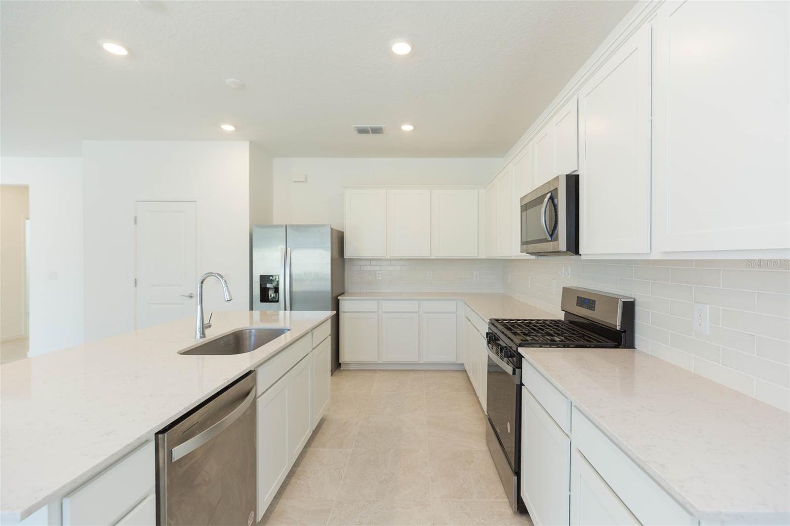 3044 FOREST MEADOW AVE — photo 9