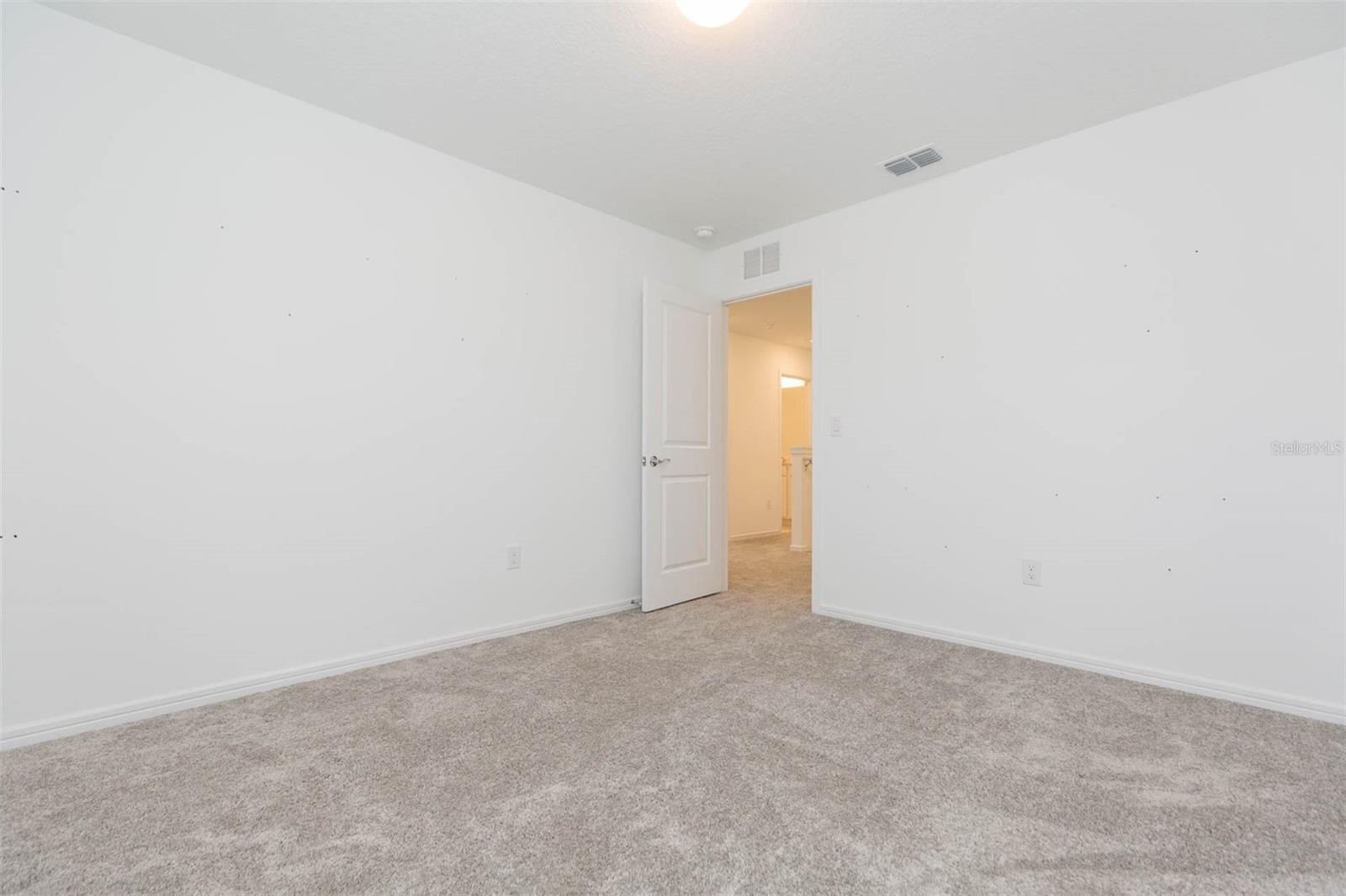 3044 FOREST MEADOW AVE — photo 33