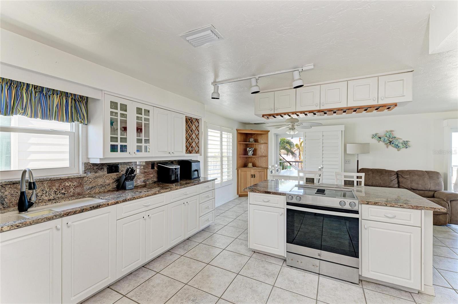 872 NORTH SHORE DR — photo 16