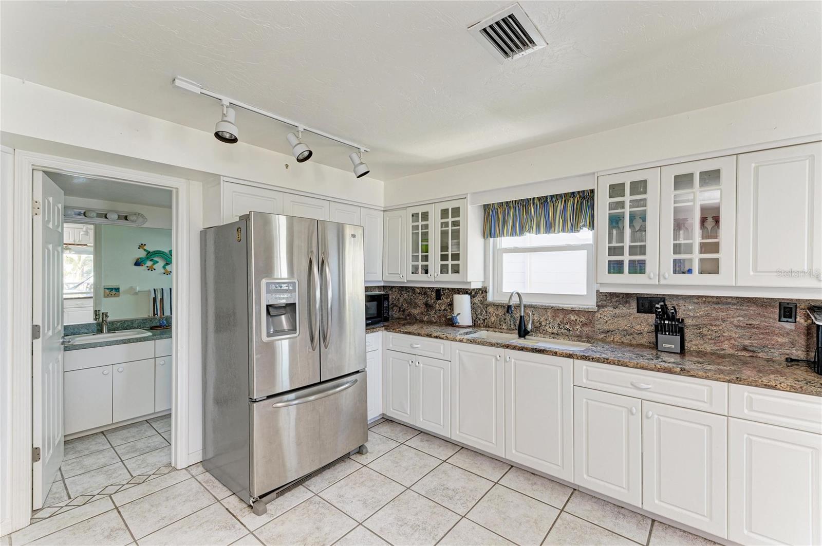 872 NORTH SHORE DR — photo 15
